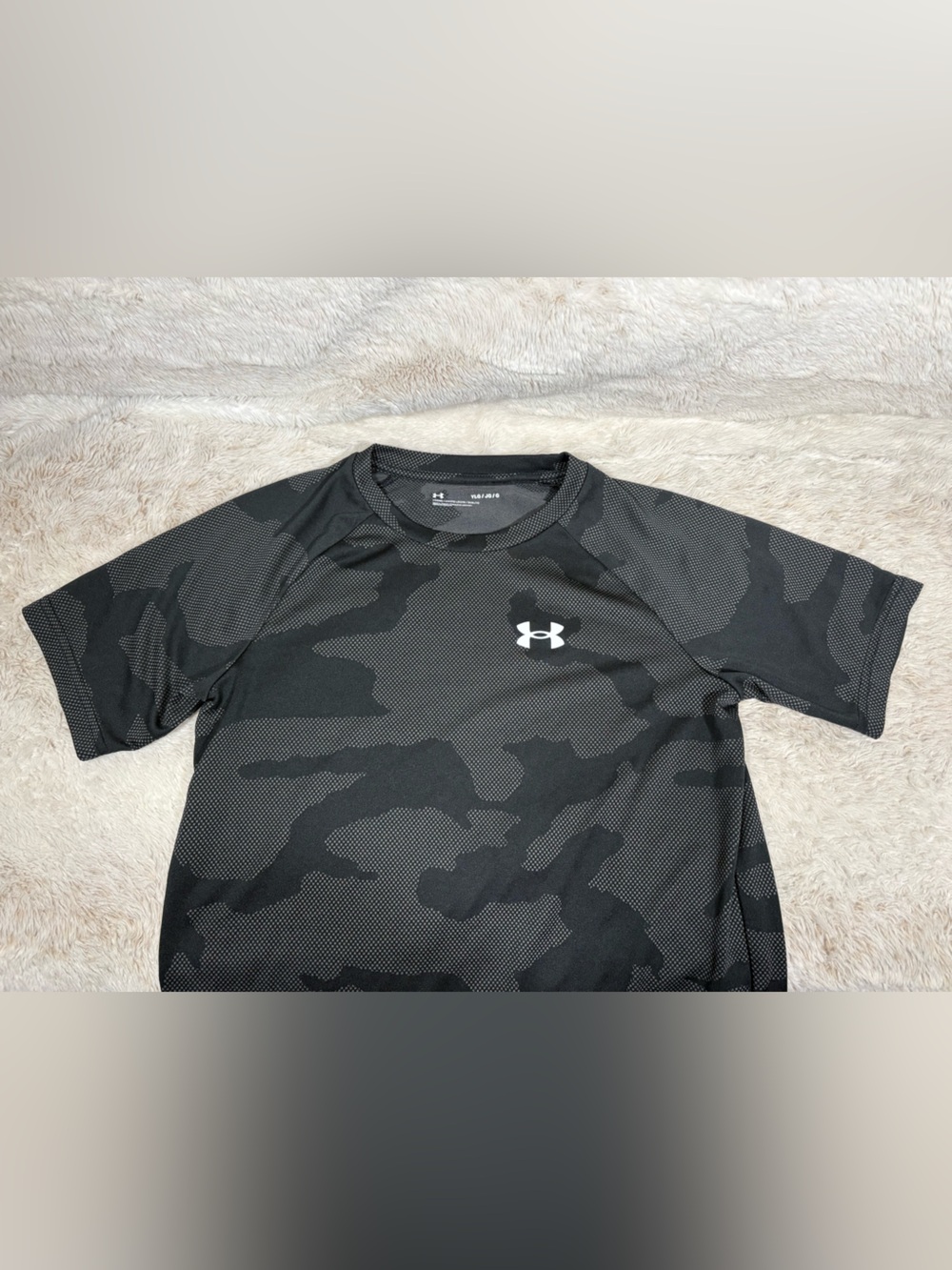 UA black/gray camo loose fit YLG/youth large 12